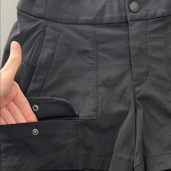 Athleta Trekkie Bermuda 2.0 Short Black Activewear Hiking Size 2 - Picture 4 of 8